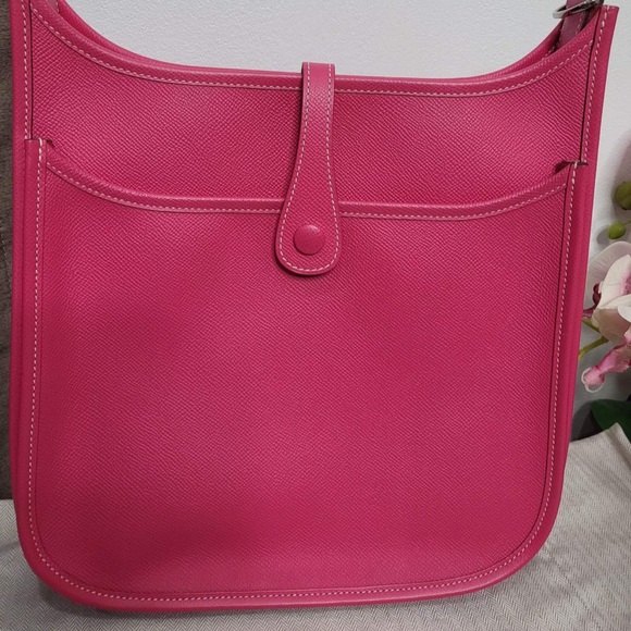 A111- 💯 % authentic Hermès Evelyne PM lll Rose Tyrien Epsom leather - Picture 4 of 16